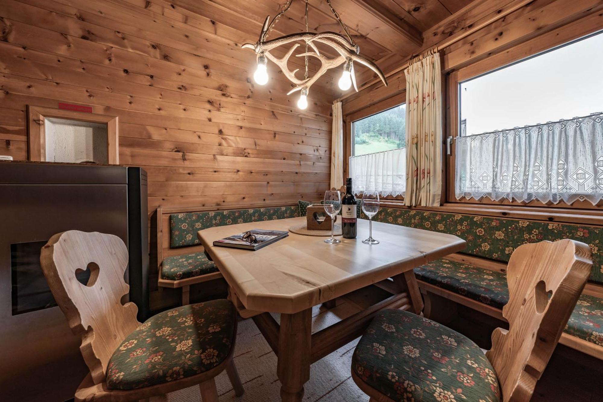 Holzknechthuette Villa Mayrhofen Exterior photo